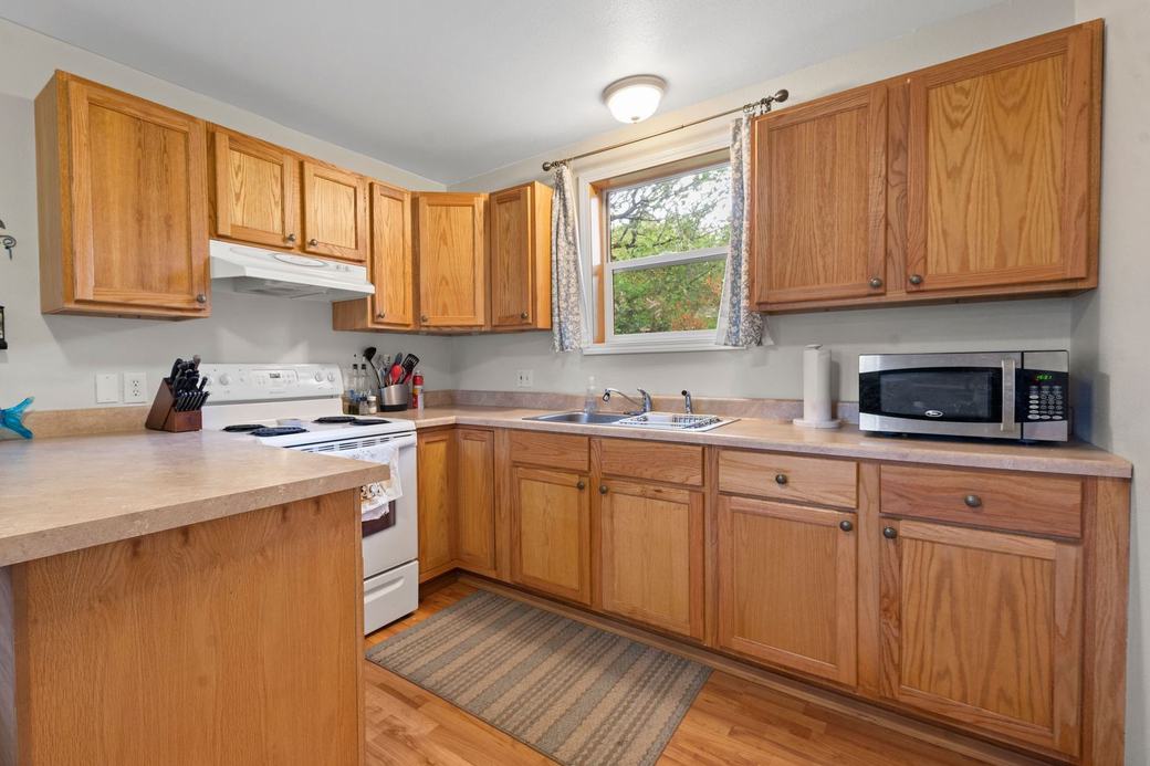 Kitchen before renovation